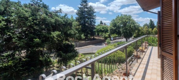 Квартира с 3 спальнями в Аквапенденте, Италия № 262760 12