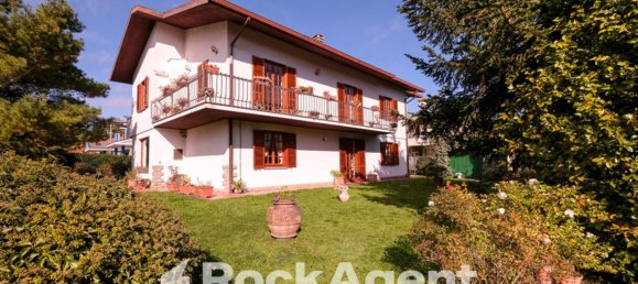 Квартира с 3 спальнями в Аквапенденте, Италия № 262760 2