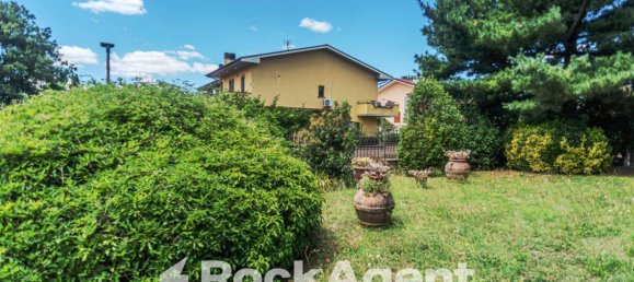 Квартира с 3 спальнями в Аквапенденте, Италия № 262760 3