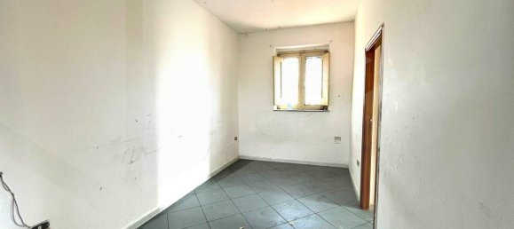 2 rooms Apartment in Pomigliano d'Arco, Italy No. 20205 2