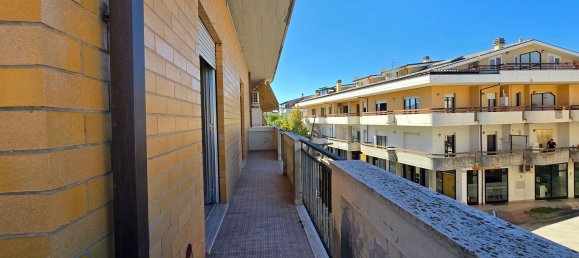 Квартира с 4 спальнями в Сант Эджидио алла Вибрата, Италия № 371488 29