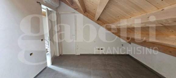 4 rooms Villa in Messina, Italy No. 13729 11