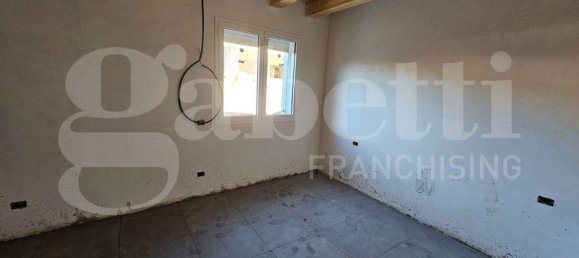 4 rooms Villa in Messina, Italy No. 13729 8