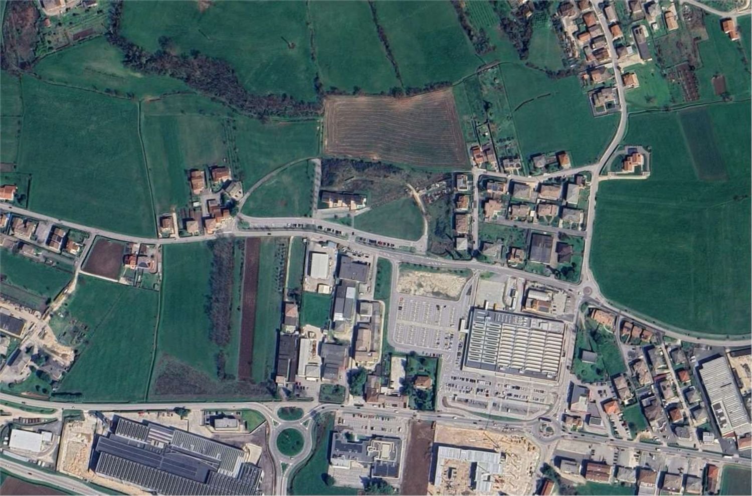 Terreno en Cornedo Vicentino, Italy No. 357549