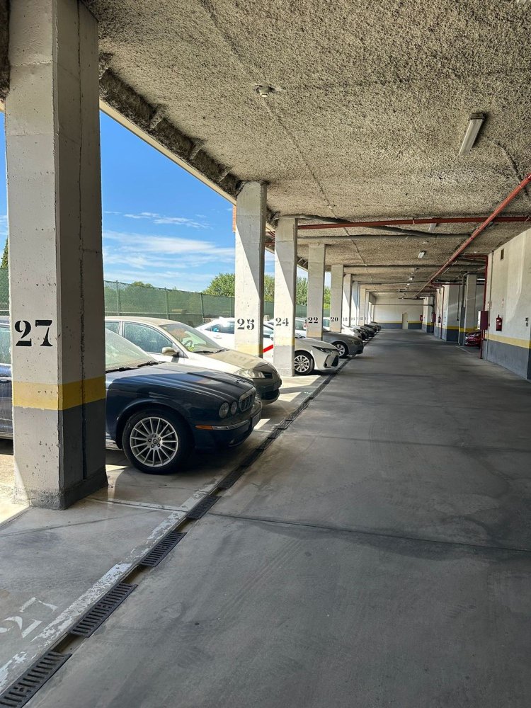  مرآب في Alcala de Henares, Spain رقم 193917