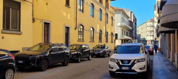 Estudio en Vigevano, Italy No. 32937 2