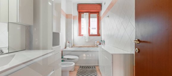 3غرفة شقة في Milan, Italy رقم 242101 12