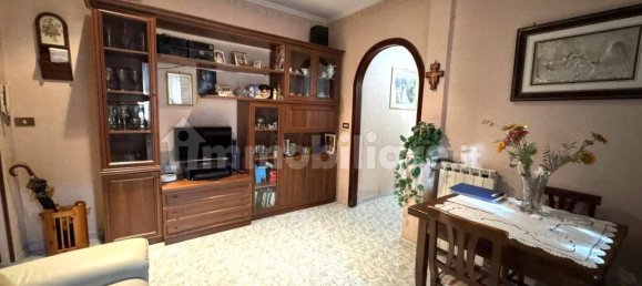 2 bedrooms Apartment in Rome, Italy No. 24636 8