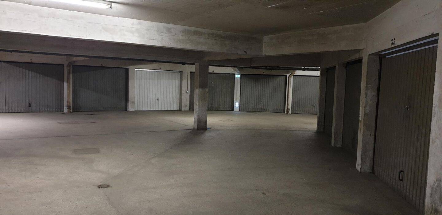 27m² Garage in Melun, France No. 334549