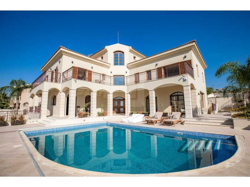 7 bedrooms House in Germasogeia, Cyprus No. 7207