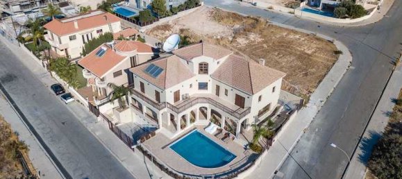 7 bedrooms House in Germasogeia, Cyprus No. 7207 5