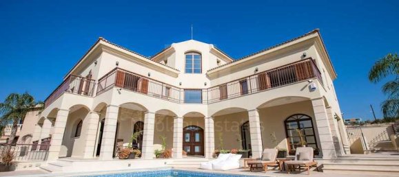 7 bedrooms House in Germasogeia, Cyprus No. 7207 3