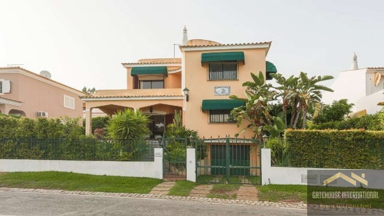3 bedrooms Villa in Quarteira, Portugal No. 152125