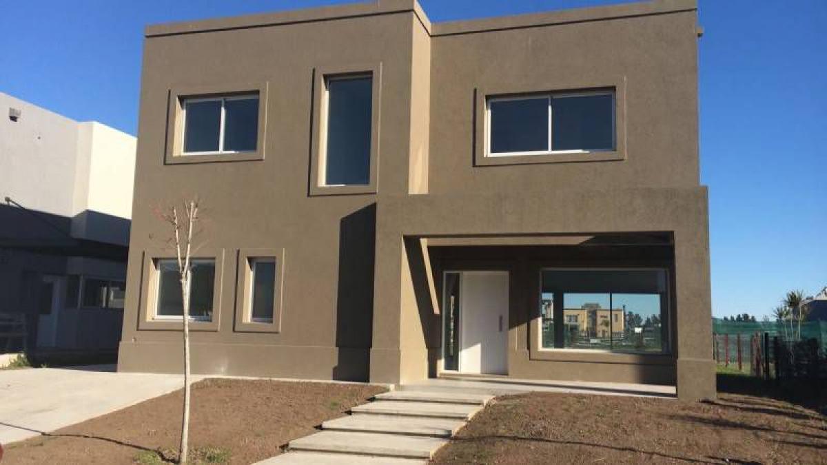 Casa T3 em Tigre, Argentina N.º 11225