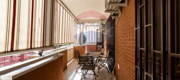 Apartamento de 3 dormitorios en Bari, Italy No. 270524 24