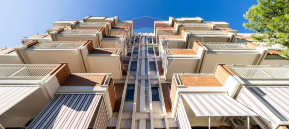 Apartamento de 3 dormitorios en Bari, Italy No. 270524 31