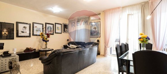 Apartamento de 3 dormitorios en Bari, Italy No. 270524 3