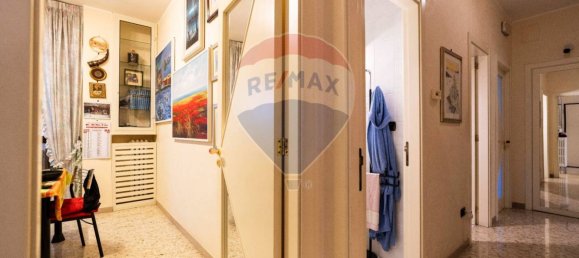 Apartamento de 3 dormitorios en Bari, Italy No. 270524 8