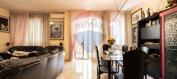 Apartamento de 3 dormitorios en Bari, Italy No. 270524 4