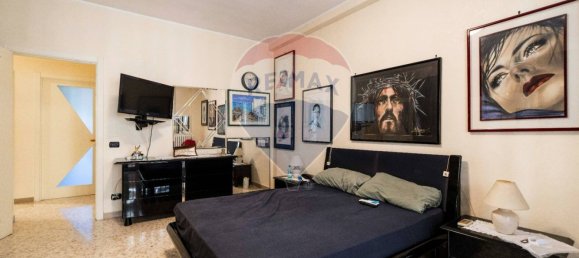 Apartamento de 3 dormitorios en Bari, Italy No. 270524 18