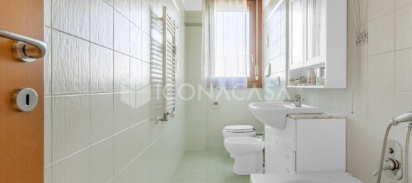 3-salle Appartement à Milan, Italy No. 241475 2