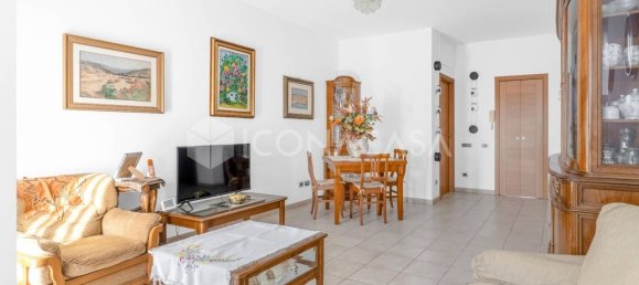 3-salle Appartement à Milan, Italy No. 241475 7