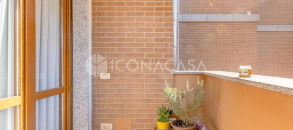 3-salle Appartement à Milan, Italy No. 241475 10