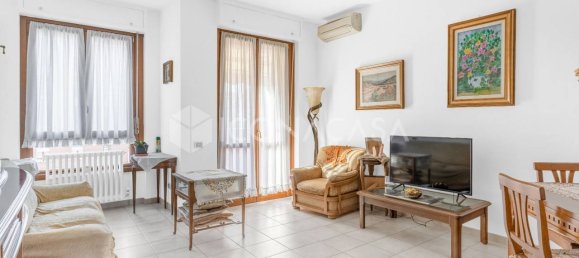 3-salle Appartement à Milan, Italy No. 241475 5