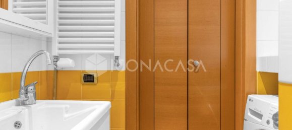 3-salle Appartement à Milan, Italy No. 241475 16