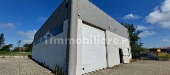 465m² Warehouse in Robbio, Italy No. 316972 2