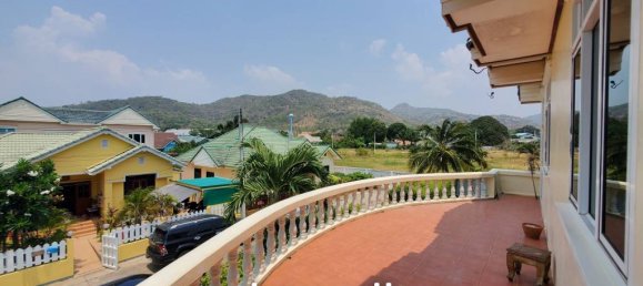 4 bedrooms Villa in Hua Hin, Thailand No. 19737 3