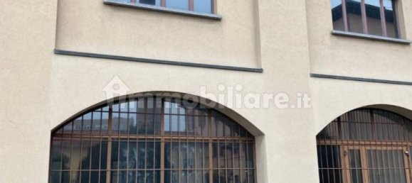 Almacén de 5 habitaciónes en Como, Italy No. 9998 18