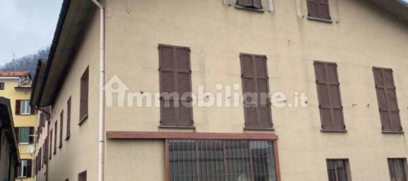 Almacén de 5 habitaciónes en Como, Italy No. 9998 20