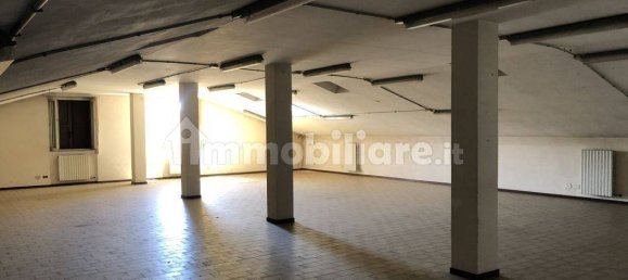 Almacén de 5 habitaciónes en Como, Italy No. 9998 15