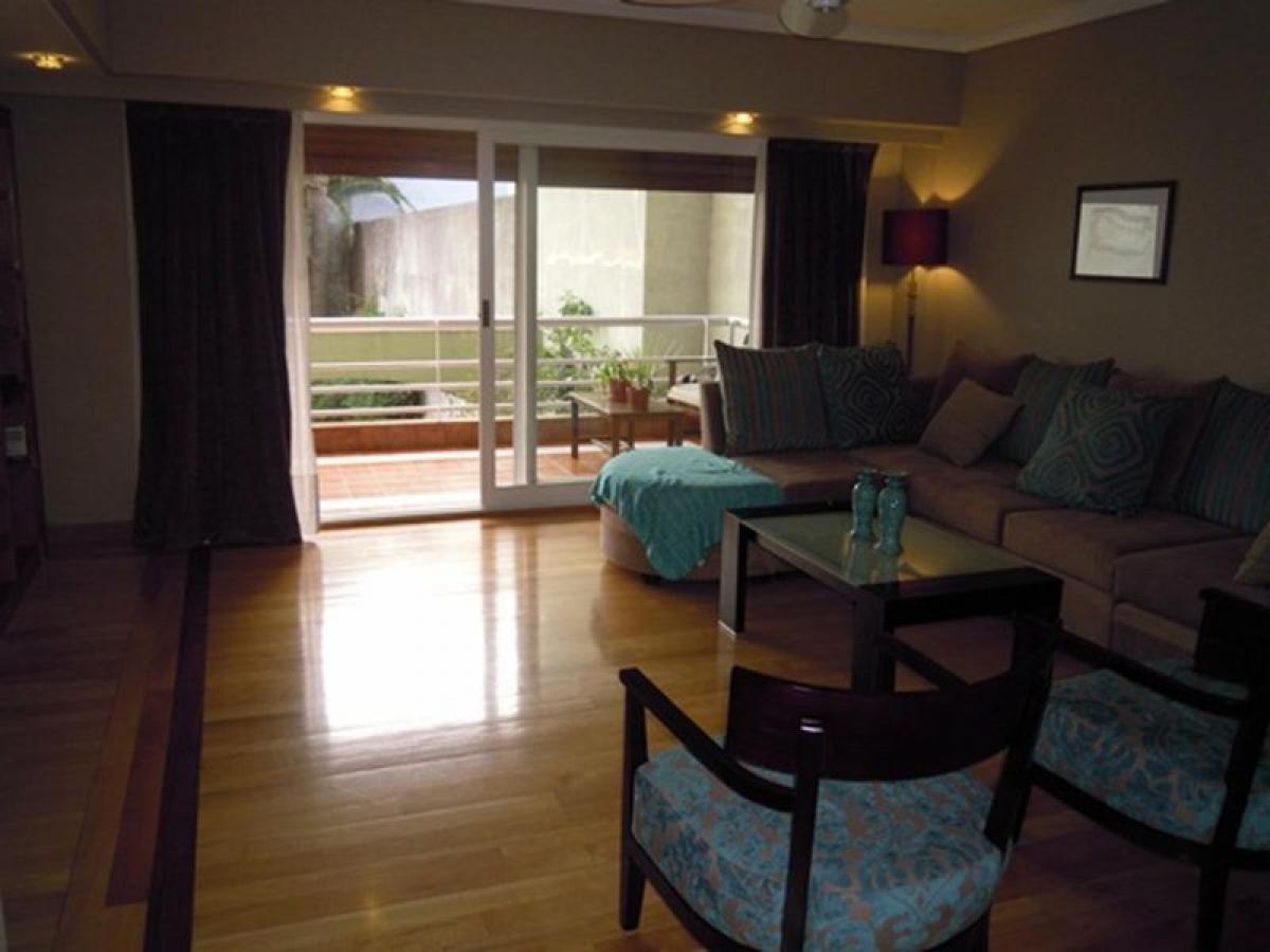 Apartamento de 3 dormitorios en Buenos Aires, Argentina No. 74724