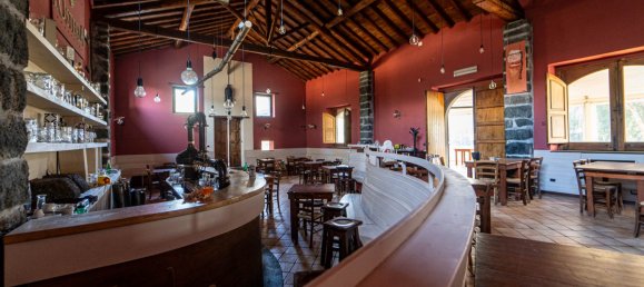 Propiedad comercial de 8 habitaciónes en Mascali, Italy No. 121820 4