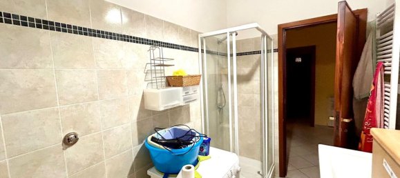 3 bedrooms Apartment in Rome, Italy No. 360075 11