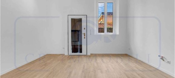 1 bedroom Apartment in Milan, Italy No. 323534 2