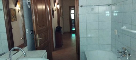 Квартира с 2 спальнями в Фивиццано, Италия № 373581 17