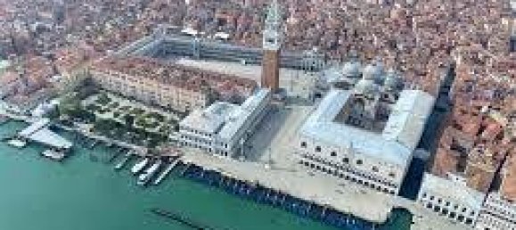 Almacén de 8 habitaciónes en Venice, Italy No. 61867 5