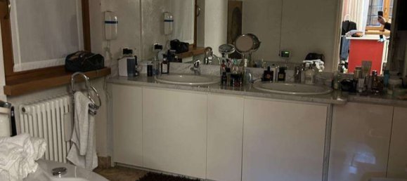 23 rooms Villa in Erba, Italy No. 2853 9