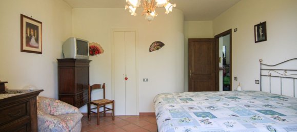 6 rooms Villa in Castiglione del Lago, Italy No. 104627 6
