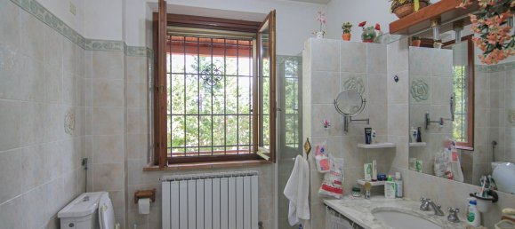 6 rooms Villa in Castiglione del Lago, Italy No. 104627 3