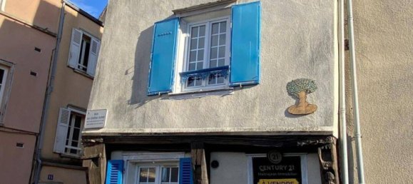 2 bedrooms House in Chartres, France No. 268437 2