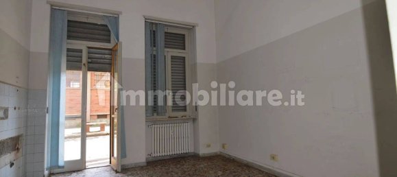 3-Zimmer Gewerbliche Immobilie in Turin, Italy, Nr. 324643 17