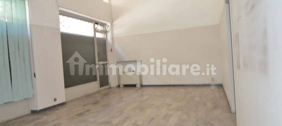 3-Zimmer Gewerbliche Immobilie in Turin, Italy, Nr. 324643 6