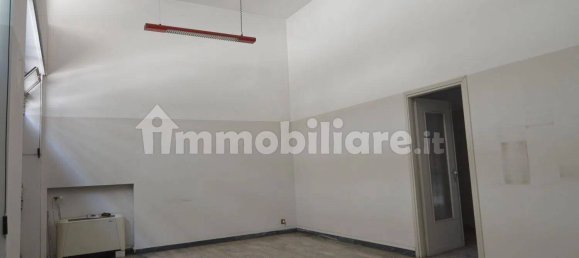3-Zimmer Gewerbliche Immobilie in Turin, Italy, Nr. 324643 5