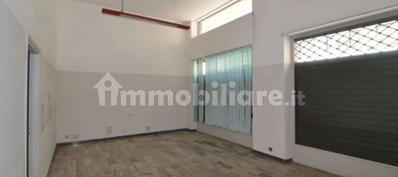 3-Zimmer Gewerbliche Immobilie in Turin, Italy, Nr. 324643 2