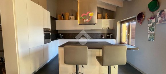 2 bedrooms Apartment in Grassobbio, Italy No. 305637 4