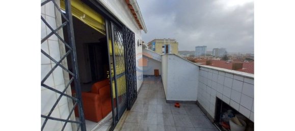 3 bedrooms Apartment in Costa da Caparica, Portugal No. 30501 10